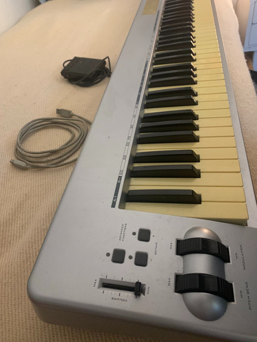 Contr. Midi M-audio Keystation 88es + Pie + P De Exp + Funda