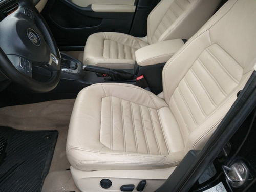 Imagen 6 de 11 de Volkswagen Vento 2.0 T Fsi Sportline Dsg 2011