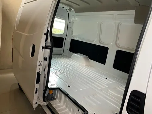 Nissan Urvan 2.5 Panel Amplia Aa Mt