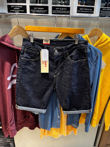 Imagen 2 de 3 de Bermuda Levis 511 Azul Pre Lavado Slim Fit