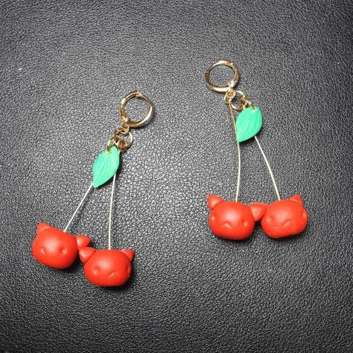 Aretes Largos De Cereza Con Orejas De Gatito
