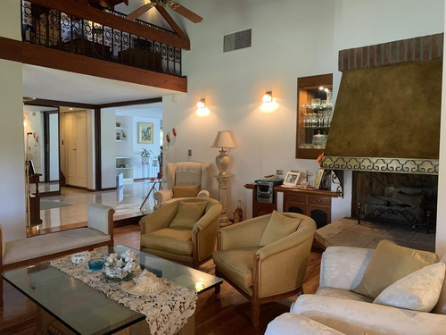 Imagen 6 de 30 de Excelente Chalet - Castelar Norte - Larralde Angosta - 5 Ambientes - 1450 M2 Lote - Venta - Permuta