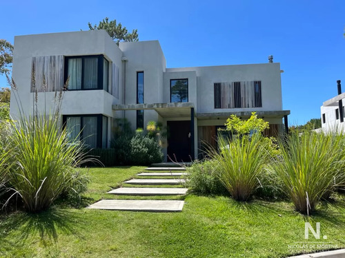 Casa En Alquiler En Barrio Privado La Arbolada , Punta Del Este 