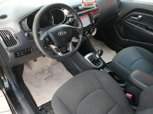 Imagen 12 de 14 de Kia Rio 2016 1.6 Ex Sedan Mt