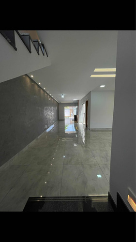 Casa De 3 Quartos Com Piscina, Residencial Porto Seguro