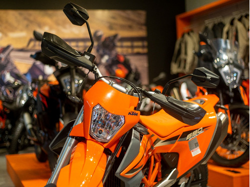 Imagen 8 de 25 de Ktm 690 R Enduro Unidades Disponibles