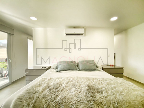Casa En Arriendo De 5 Dorm. En Colina