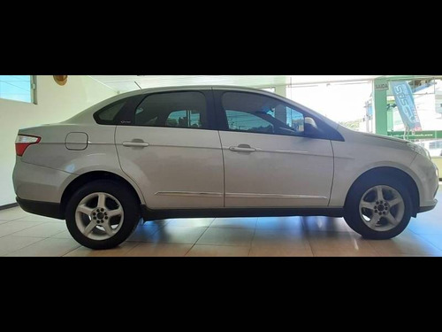 Fiat Grand Siena Essence 1.6 Completo