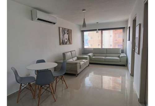 Apartamento En Alquiler En Las Chimeneas Amoblado Cb-9028389