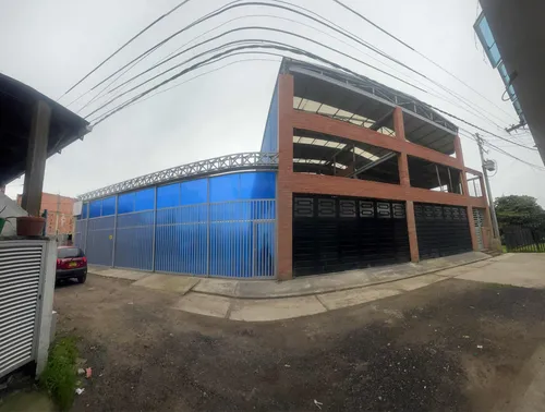 Bodega En Mosquera Área Total 864 Más Construido 450 Más