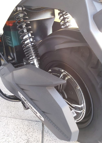Imagen 7 de 19 de Scooter Sunra Leo Moderna Confortable Urbana Bat Gel D