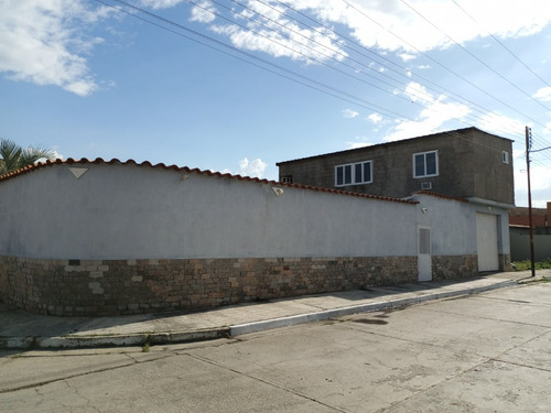 Eglée Suárez Vende Casa En Res. Aguasal, Guacara. Plc-1060