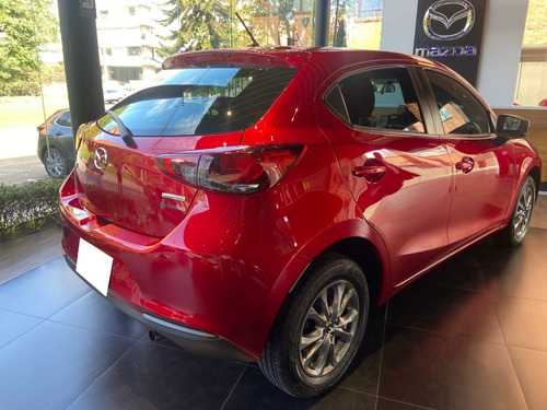 Imagen 5 de 15 de Mazda 2 Hb Touring At 2024/yr
