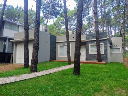  Casa En Cul De Sac  A 250 Mts De La Playa De  Mar De Las Pampas, Se Vende Equipada !! Retasada.