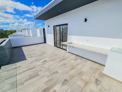 Casa · 5 Recámaras · Alberca · Roof Garden · Aqua Residencial · Huayacan