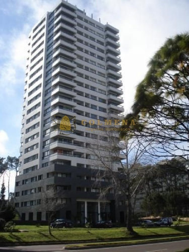 Apartamento Ideal Para Vivir Todo El Año!- Ref: 2172