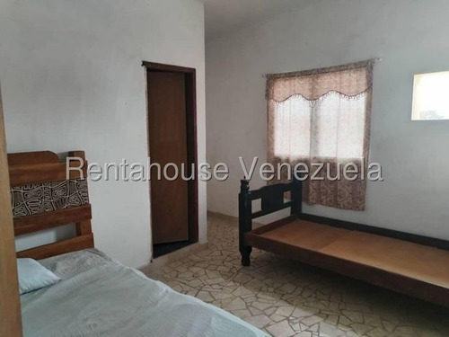 Casa Super Potencial Para Hacer Tu Mejor Inversión A 200m De La Playa 25-14684