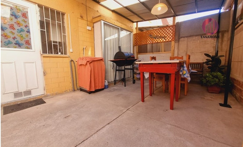 Venta De Casa 4 Habitaciones, 2 Baños En Quilpue