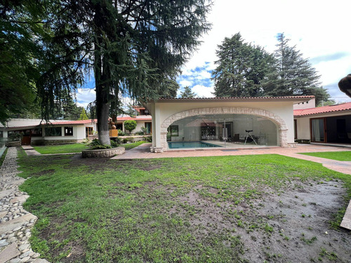 Venta De Casa En Fraccionamiento San Carlos En Metepec
