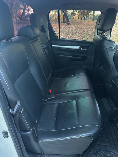 Toyota Hilux 3.0 Cd Srv Cuero Tdi 4x4 5at - A4