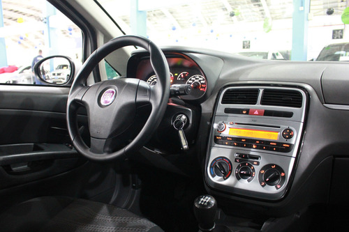 Imagem 14 de 14 de Fiat Punto 1.4 Attractive 8v Flex 4p Manual