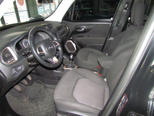 Imagen 10 de 12 de Jeep Renegade Sport (2017)