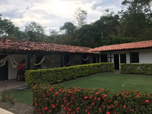 Imagen 3 de 8 de Finca De Recreo En Santafé De Antioquia.