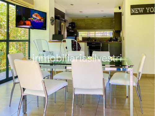 Imagen 17 de 25 de 465 Y 26 City Bell - Casa De 4 Dormitorios En Venta