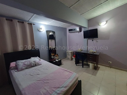 Rent-a-house Vende Hermosa Casa, En Los Samanes, Maracay, Estado Aragua, 25-13842 Gf.