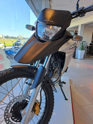 Imagen 10 de 16 de Honda Xre 300 0km Fcia C/tarj Tornado Entrega Ya Motopier