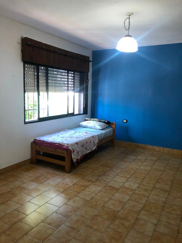 Imagen 10 de 13 de Casa A La Venta, 4 Dormitorios, Terraza, Barrio Ludueña Ros
