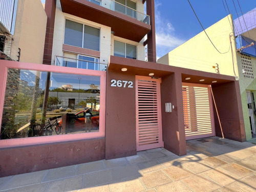 Depto 2 Ambientes En Duplex Con Balcon // Av. Presidente Peron 2672