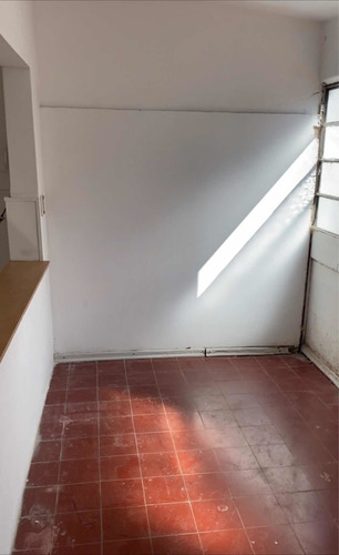 Oportunidad Inversión - Hermosa Casa 2 Dorm., Living, Cocina, Lavadero, 2 Baños, De 100 M2 Mas Patio, Super Luminosa, En Venado Tuerto
