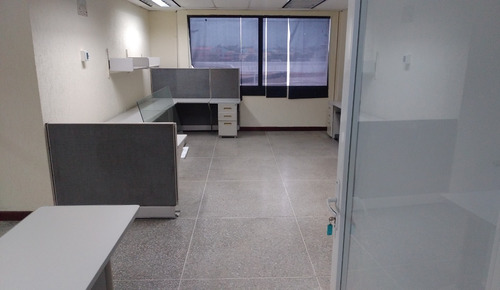 Imagen 7 de 21 de En Moderno Edificio Av. Municipal Puerto La Cruz, Alquilo Oficinas Equipadas De Distintos Metrajes