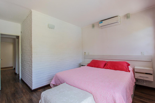 Venta De Casa 5 Ambientes En Banco Provincia - Zona Golf, Moreno