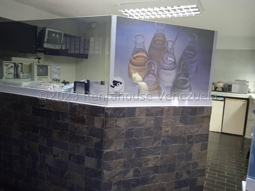 En Av. ''montes De Oca'', Urb. ''padre Alfonso'', Valencia, Local Comercial, Eloisa Mejia 24-13715