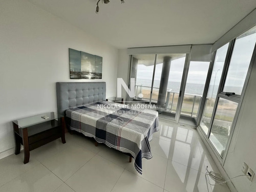Frente Al Mar Apartamento En Venta De 2 Dormitorios En Mansa Con Parrillero Propio