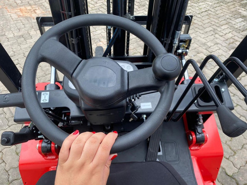 Distribuidoras: Empilhadeira 2,5t Triplex De 6m! Compre Já!