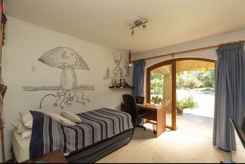 Casa Chilena Venta De 6 Dorm., 5.200mts2, Piscina, En Colina