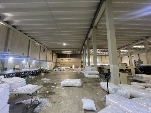 Nave Industrial Alquiler Monumental Duarte, Santo Domingo
