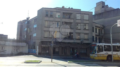 Apartamento De 2 Dormitórios No Petrópolis - 28-im504441