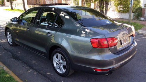 Imagen 12 de 14 de Volkswagen Vento 2.0 Luxury I 140cv