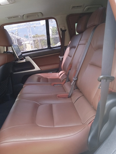 Imagen 10 de 12 de Toyota Land Cruiser