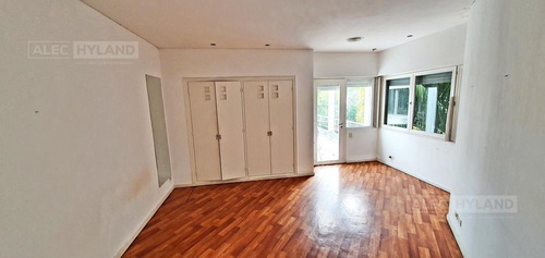 Imagen 25 de 30 de Casa 8 Ambientes En Venta - Las Lomas-golf