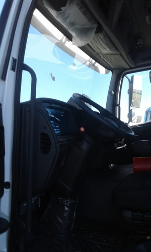 Imagen 4 de 6 de Mercedes Benz Axor 1933 S/36 Cd Techo Bajo