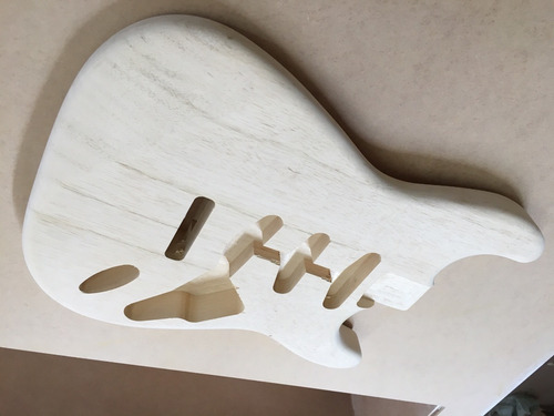 Imagem 4 de 6 de Corpo Guitarra Modelo Strato Em Marupá