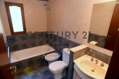 Imagen 16 de 27 de Venta De Casa De 6 Ambientes En Remedios De Escalada