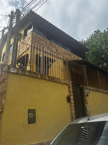 Casa De 2 Andares Na Ilha Do Governador, Ótima Localização