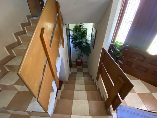 Casa En Venta En Tlalpan, Amplia,iluminada Y Con Jardín