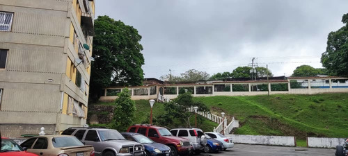 Imagen 7 de 21 de Venta De Apto. Los Teques, Urb. Simón Bolívar.